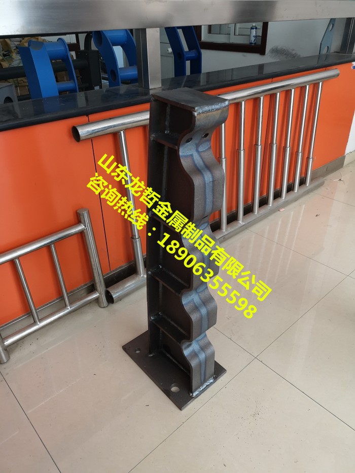 防撞護欄，防撞立柱